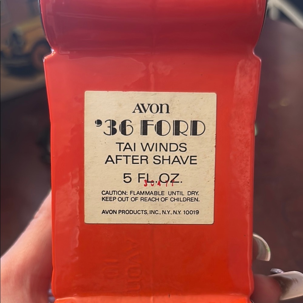 Vintage Avon '36 Ford Tai Winds After Shave t
Bottle